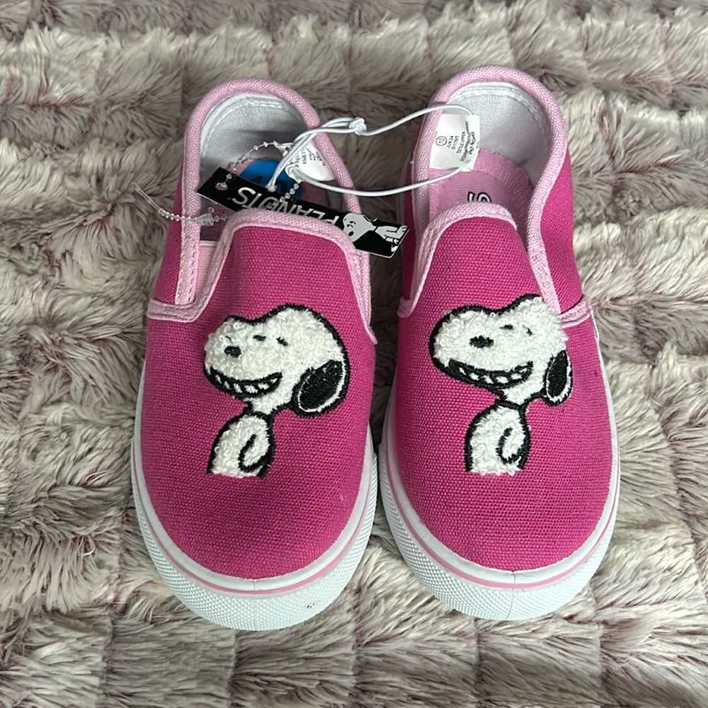 Snoopy Girls slip on sneakers size 10